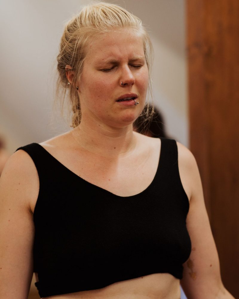 Lisa Wenck traumasensibles Embodiment Coaching wilde Weiblichkeit Lebendigkeit schamanisch (39)